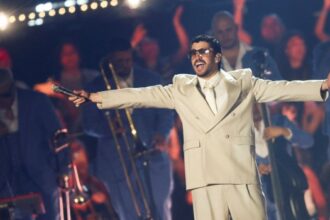 Bad Bunny κατά τη διάρκεια του Super Bowl halftime show και δημοσκόπηση αποδοχής