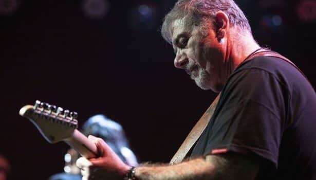 Δημήτρης Σταρόβας και Starovas Band στη σκηνή του Κυττάρου στο Star Ovation live