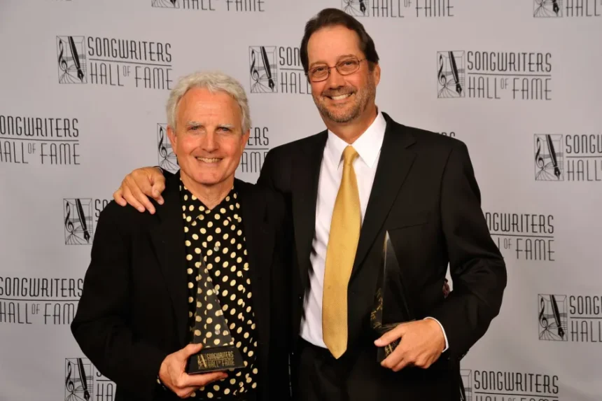 Billy Steinberg και Tom Kelly σε εκδήλωση του Songwriters Hall of Fame στη Νέα Υόρκη
