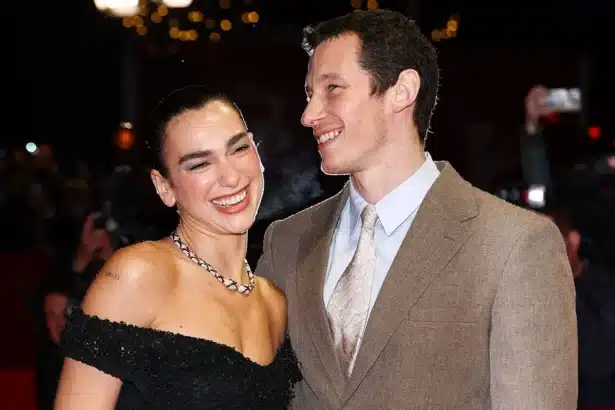 Dua Lipa και Callum Turner στο Berlin Film Festival στην πρεμιέρα του Rosebush Pruning