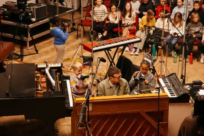 Help(2) charity album με Olivia Rodrigo και Arctic Monkeys στα Abbey Road