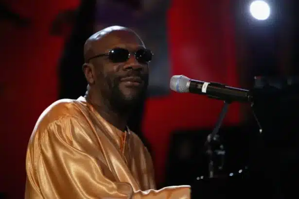 Isaac Hayes σε εμφάνιση με φόντο την υπόθεση πνευματικών δικαιωμάτων με Trump