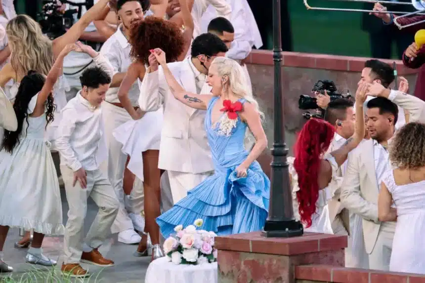 Lady Gaga και Bad Bunny στο halftime show του Super Bowl LX