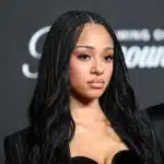 Manon των KATSEYE σε δημόσια εμφάνιση πριν την ανακοίνωση παύσης για λόγους υγείας