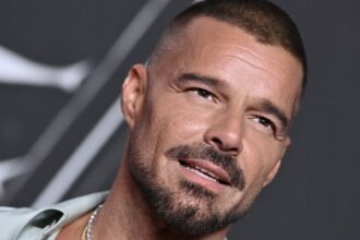 Ricky Martin και Bad Bunny μετά τα Grammy με φόντο την Πουέρτο Ρίκο