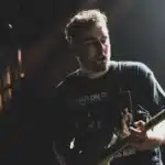 Olivia Dean και Sam Fender με το Rein Me In στο Νο1 πριν τα BRIT Awards