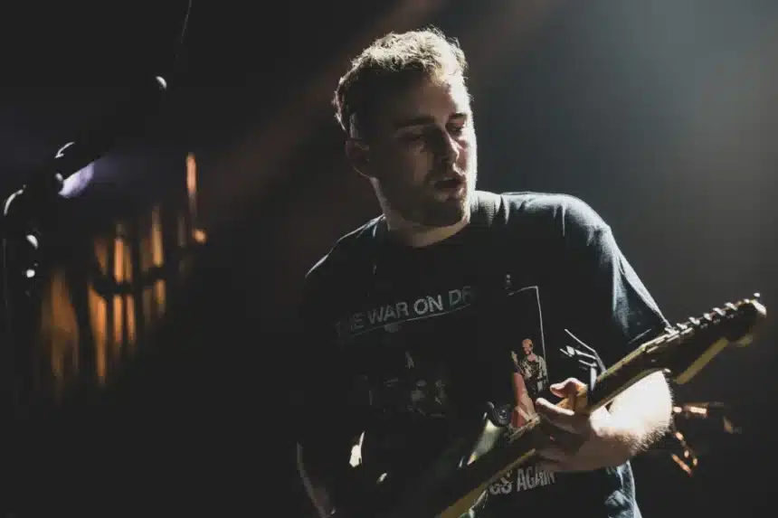 Olivia Dean και Sam Fender με το Rein Me In στο Νο1 πριν τα BRIT Awards