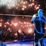 Αντώνης Ρέμος στη σκηνή του London Palladium για τα 30 χρόνια καριέρας