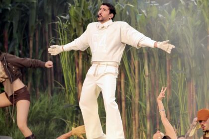 Bad Bunny με Lady Gaga και Ricky Martin στο Super Bowl halftime show