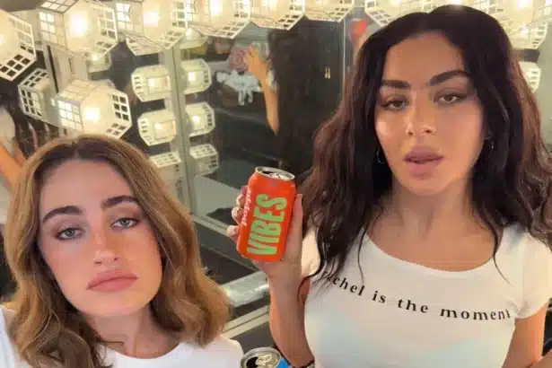 Charli xcx στο Super Bowl 2026 με τη Poppi