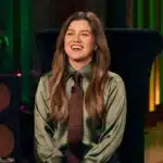 Kelly Clarkson στο πλατό του The Kelly Clarkson Show