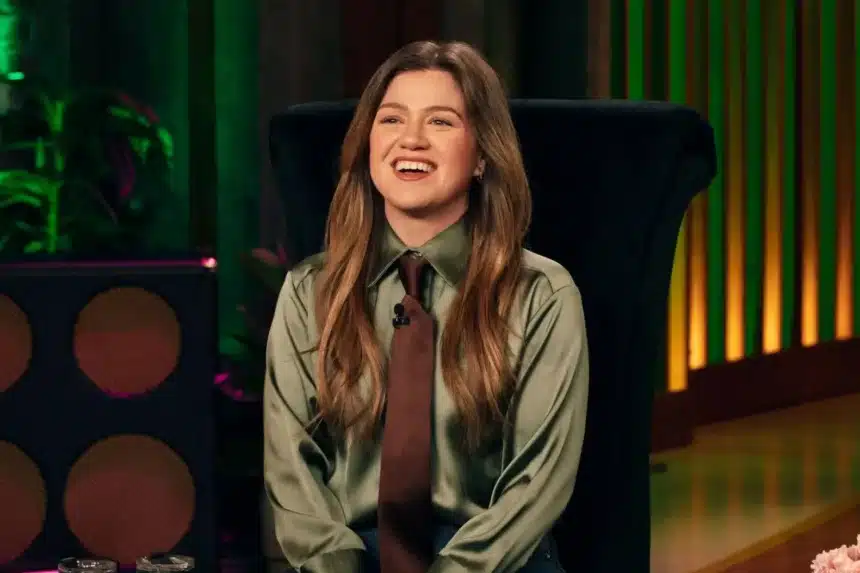 Kelly Clarkson στο πλατό του The Kelly Clarkson Show
