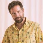 Κωστής Μαραβέγιας στο art cover του single «Μπαμπά σ’ αγαπώ» από τη σειρά του Alpha