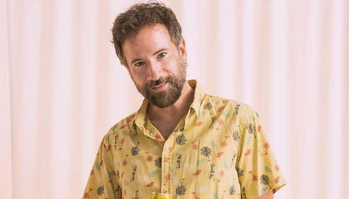 Κωστής Μαραβέγιας στο art cover του single «Μπαμπά σ’ αγαπώ» από τη σειρά του Alpha