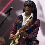 Nile Rodgers σε live εμφάνιση με τους Chic