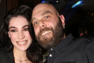 Μιχάλης Stavento και Ήβη Αδάμου στο single Για Πάντα από την ταινία Φίλοι Για Πάντα