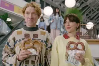 Taylor Swift στο βίντεο Opalite στο Whitgift Shopping Centre στο Λονδίνο