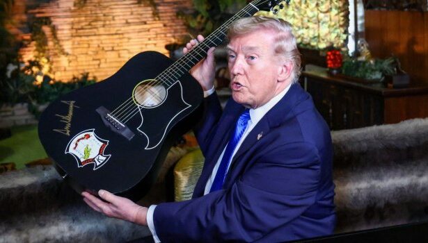 Donald Trump στο Graceland σχόλια για Elvis Presley και ξενάγηση στο σπίτι του