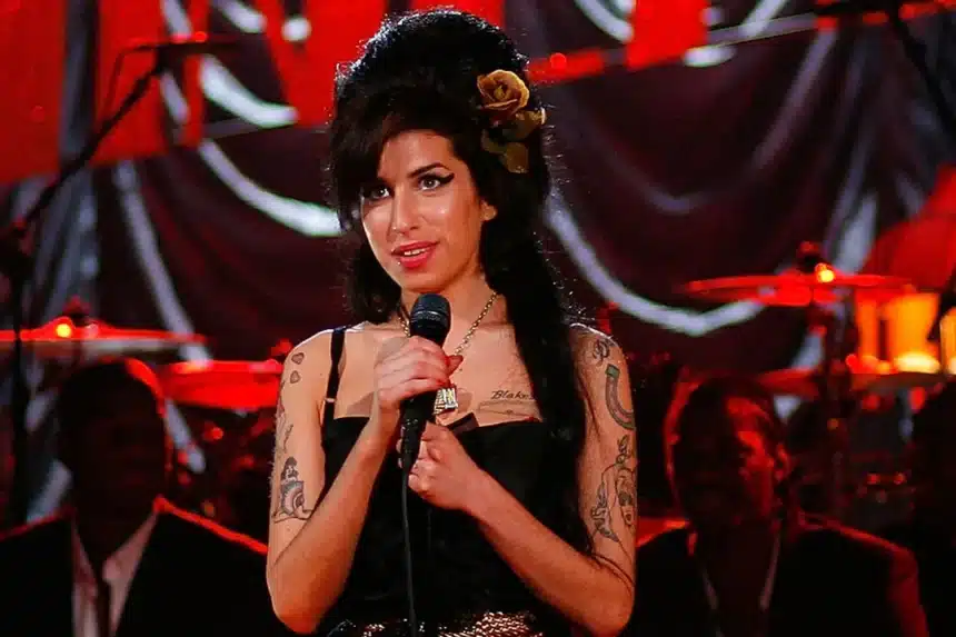 Amy Winehouse και Blake Fielder-Civil σε κοινή εμφάνιση, δηλώσεις για τον θάνατό της και τη σχέση τους