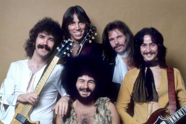 Tommy DeCarlo τραγουδιστής των Boston σε συναυλία της rock μπάντας Boston