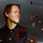 Ed O’Brien κιθαρίστας Radiohead παρουσιάζει το Blue Morpho σε νέα προσωπική μουσική κατεύθυνση