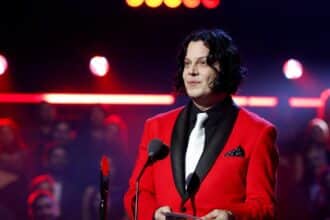 Jack White μουσικός σε συνέντευξη για τους στίχους και τη μουσική του