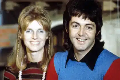 Paul McCartney και Linda McCartney μαζί σε στιγμή που αποτυπώνει τη βαθιά προσωπική και δημιουργική τους σχέση