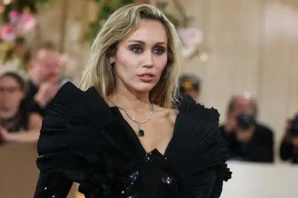 Miley Cyrus Super Bowl 2027 άγχος και πιθανή εμφάνιση Halftime Show