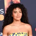 Olivia Dean στα BRIT Awards 2026 στο Μάντσεστερ με τέσσερα βραβεία για The Art of Loving και Rein Me In