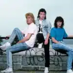 The Outfield Your Love music video ένα δισεκατομμύριο προβολές στο YouTube