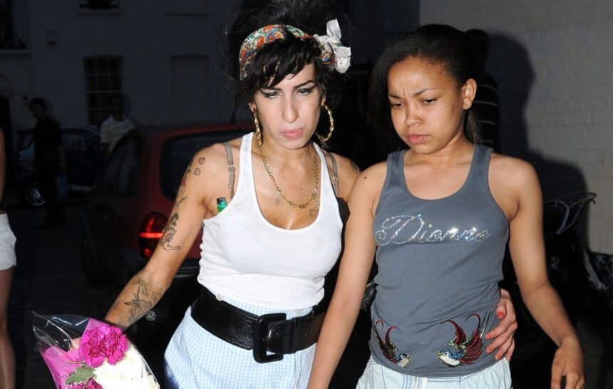 Amy Winehouse και η βαφτιστήρα της Dionne Bromfield μαζί το 2008