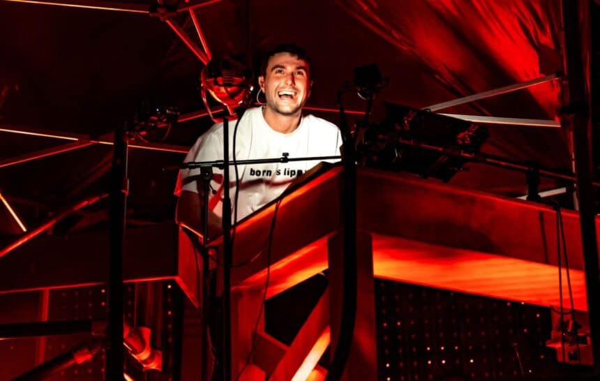 Fred Again.. και Thomas Bangalter παίζουν Daft Punk στο Alexandra Palace