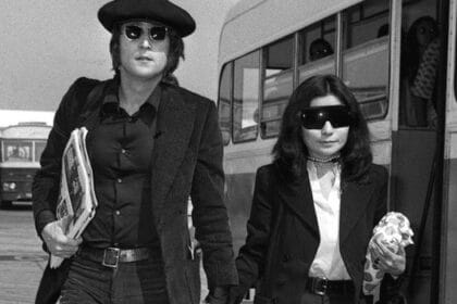 John Lennon και Yoko Ono την εποχή των Beatles