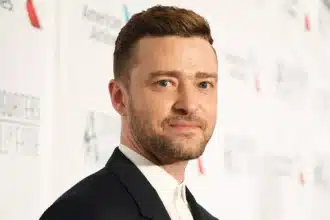 Justin Timberlake σε βίντεο από τη σύλληψή του να μιλά με αστυνομικούς
