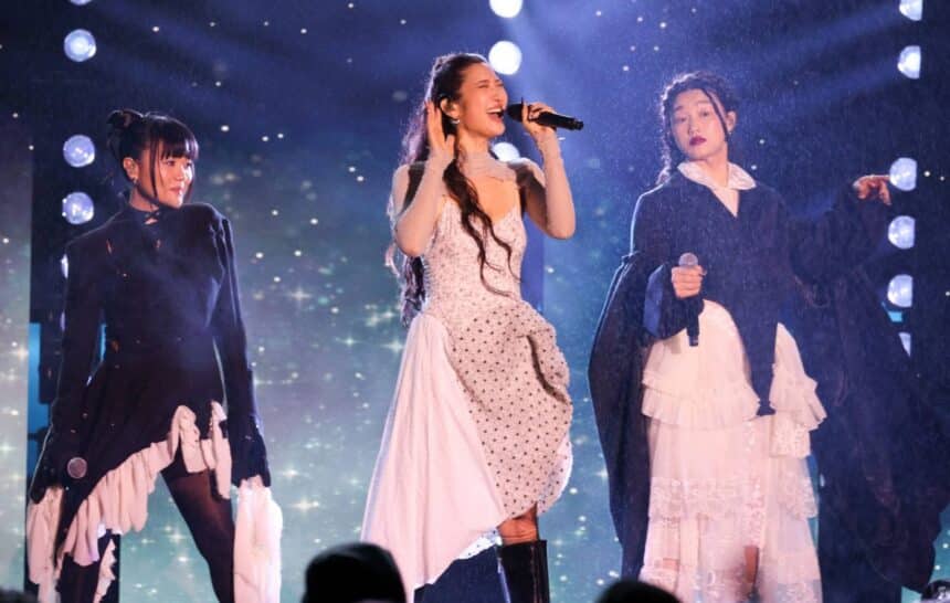 KPop Demon Hunters ερμηνεύουν το Golden στα BRIT Awards 2026 στο Μάντσεστερ