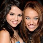 Miley Cyrus και Selena Gomez στο Hannah Montana με αφορμή τα 20 χρόνια της σειράς