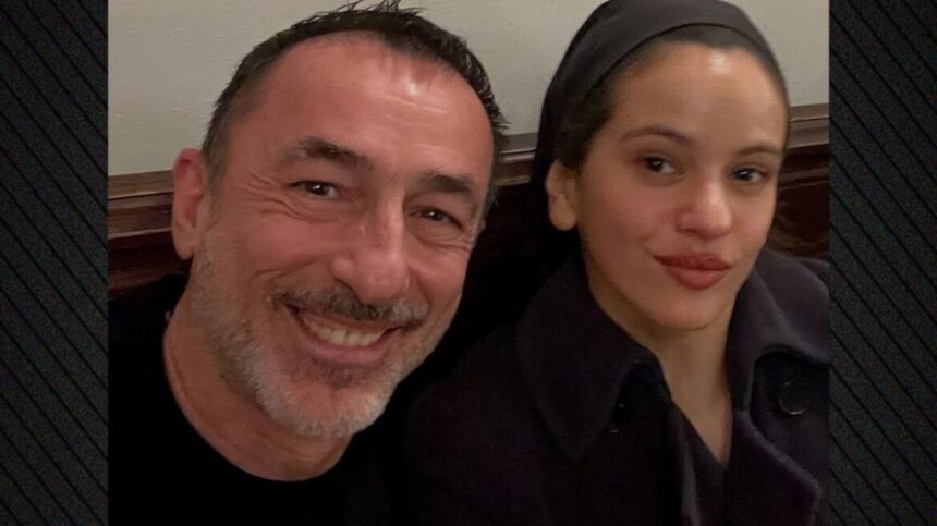 Δημήτρης Παπαϊωάννου Rosalía La Perla περιοδεία σκηνοθεσία συναυλία Λυών