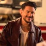 Stan στο music video του τραγουδιού Κράτα στη νυχτερινή Αθήνα