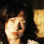 Violet Grohl τραγουδίστρια και κόρη του Dave Grohl κάνει ντεμπούτο στο Billboard με το τραγούδι THUM