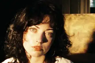 Violet Grohl τραγουδίστρια και κόρη του Dave Grohl κάνει ντεμπούτο στο Billboard με το τραγούδι THUM