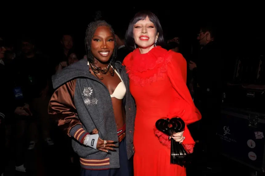 Lady Gaga στο trailer του Devil Wears Prada 2 με το τραγούδι Runway σε συνεργασία με τη Doechii