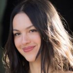 Olivia Rodrigo σε καλλιτεχνική φωτογράφιση από το νέο άλμπουμ με ρομαντική και συναισθηματική αισθητική