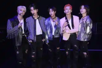 TOMORROW X TOGETHER concept photos από το άλμπουμ 7th YEAR με σκοτεινή αισθητική