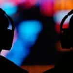 Διάφορα ακουστικά σε χρήση με έμφαση σε υλικά και ευρωπαϊκή έρευνα για χημικές ουσίες